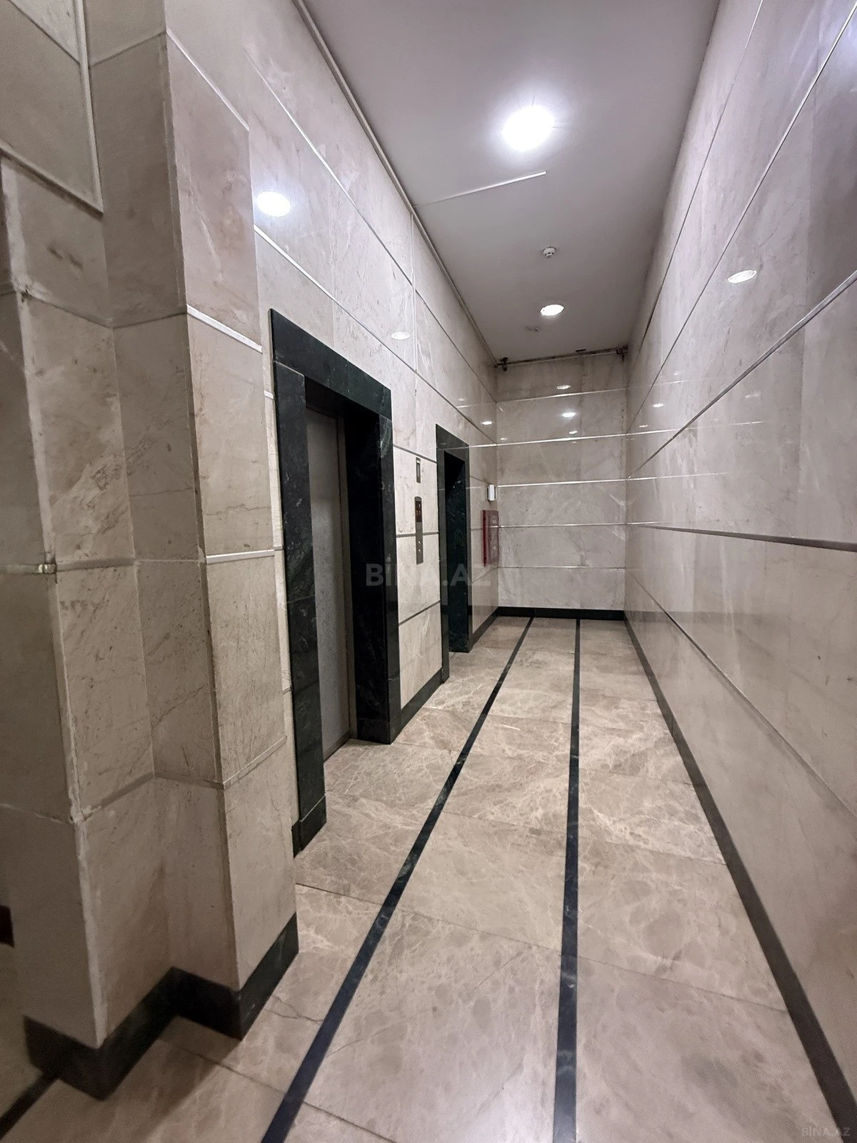 Kirayə verilir 4 otaqlı ofis 114 m²