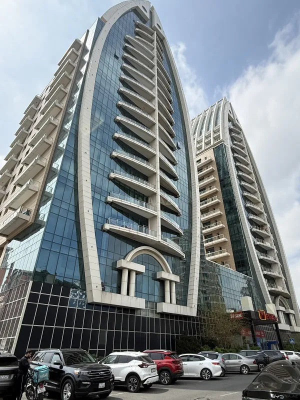 Kirayə verilir 4 otaqlı ofis 114 m²