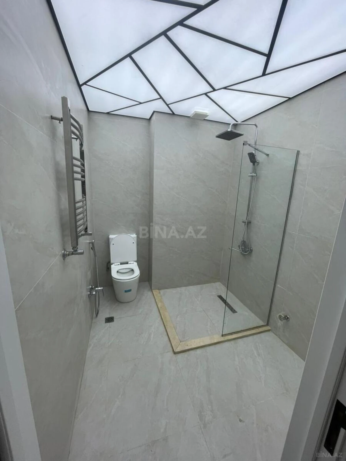 Satılır 2 otaqlı mənzil 68 m²