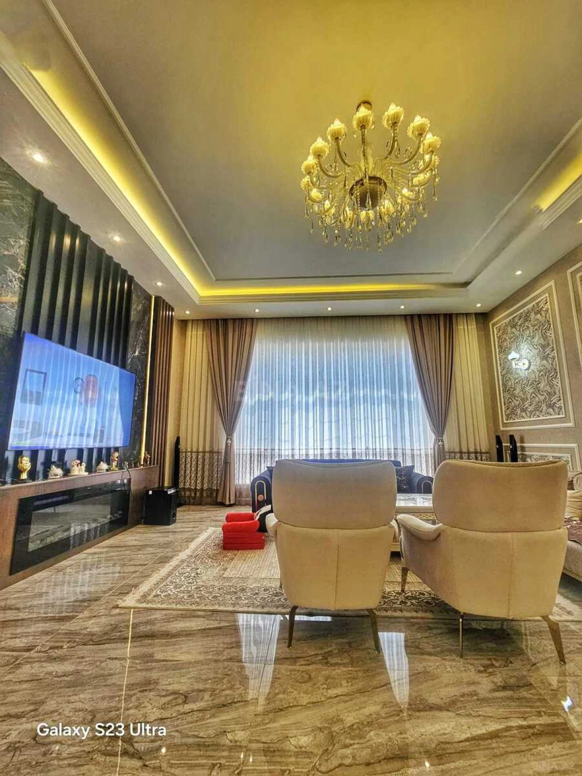 Satılır 5 otaqlı həyət evi 240 m²