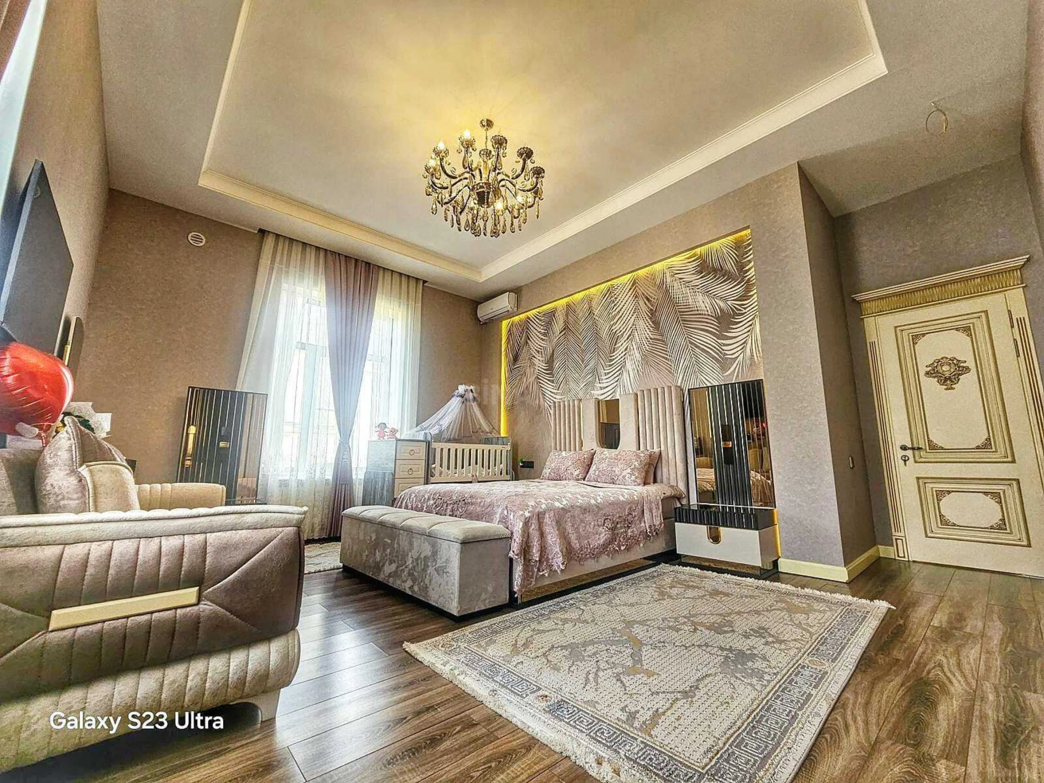 Satılır 5 otaqlı həyət evi 240 m²