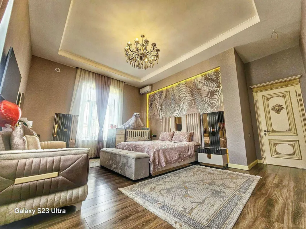 Satılır 5 otaqlı həyət evi 240 m²