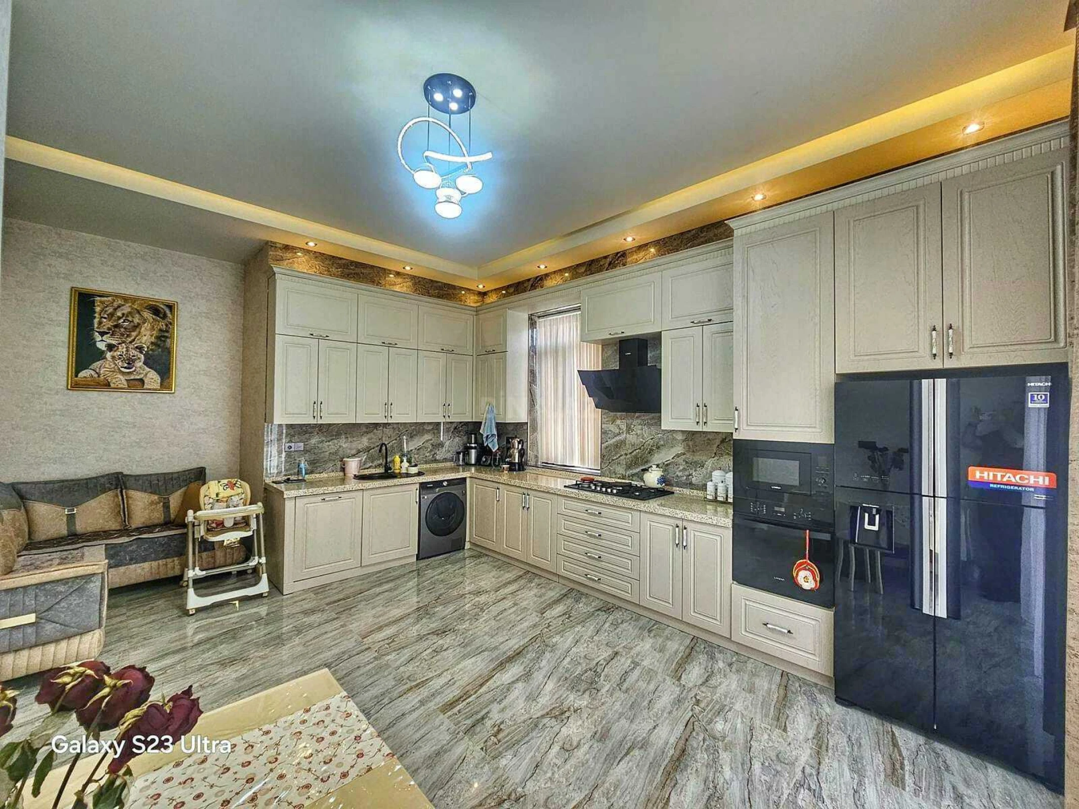Satılır 5 otaqlı həyət evi 240 m²