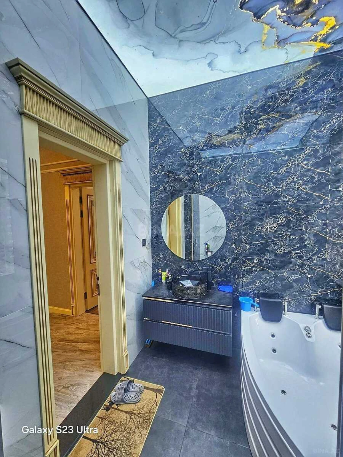 Satılır 5 otaqlı həyət evi 240 m²