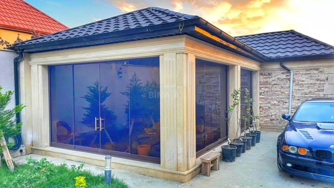 Satılır 5 otaqlı həyət evi 240 m²