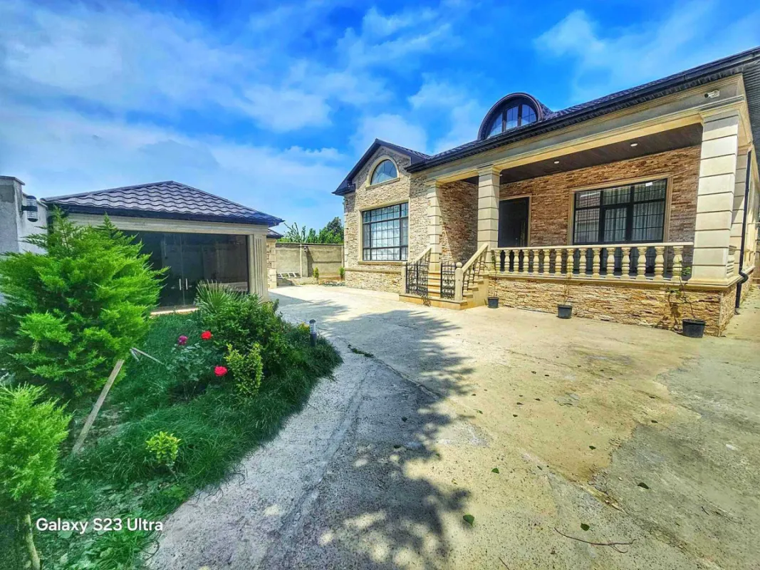 Satılır 5 otaqlı həyət evi 240 m²