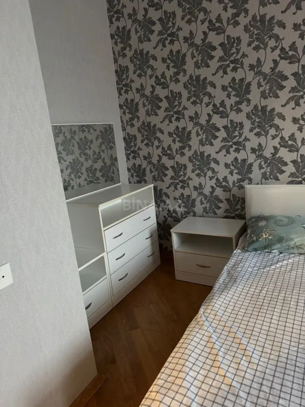 Kirayə verilir 2 otaqlı mənzil 85 m²
