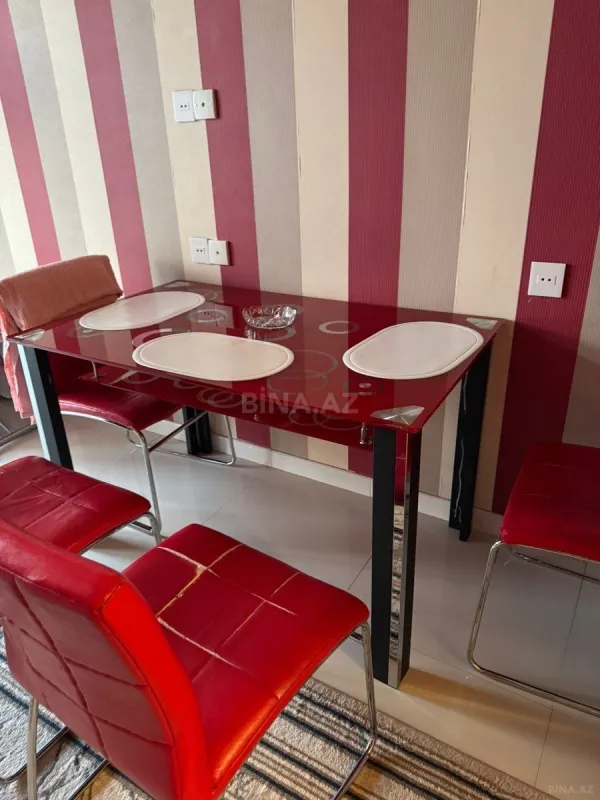 Kirayə verilir 2 otaqlı mənzil 85 m²