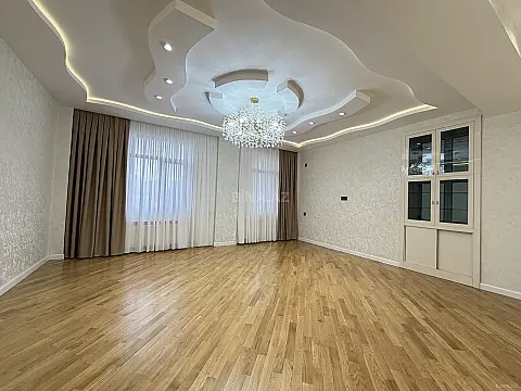 Satılır 3 otaqlı mənzil 120 m² — Bakı, Bakıxanov 3 otaq 120.00 m²