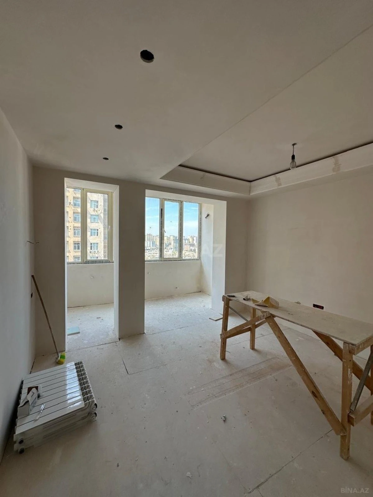 Satılır 3 otaqlı mənzil 140 m²