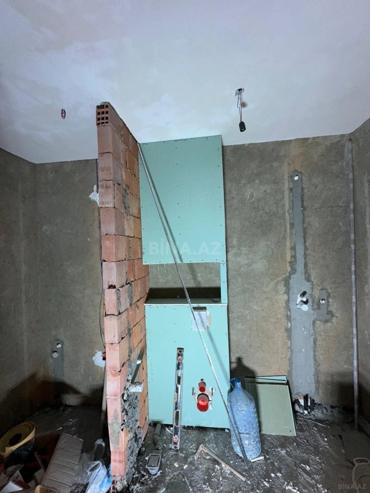 Satılır 3 otaqlı mənzil 140 m²