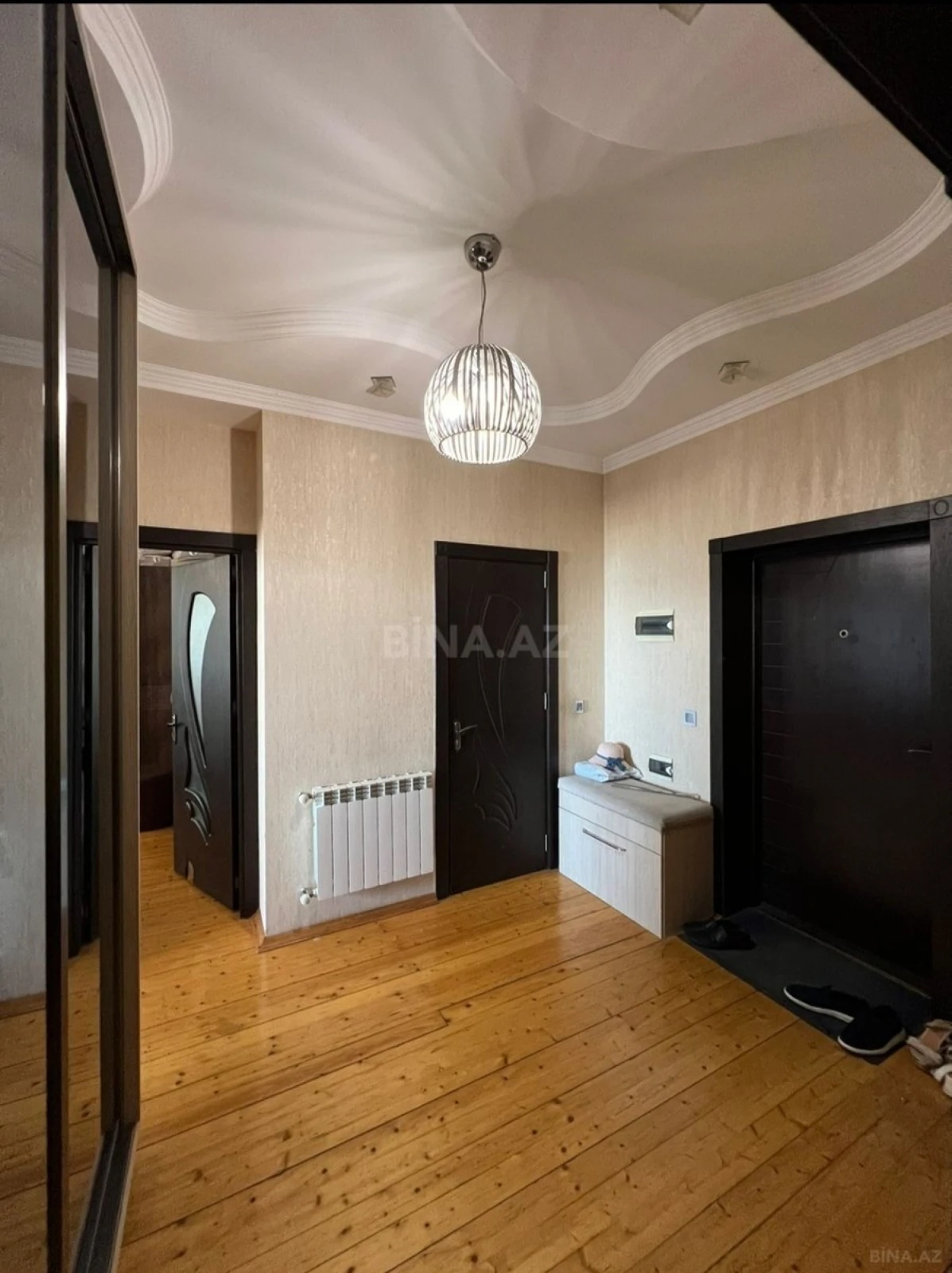 Satılır 2 otaqlı mənzil 83 m²