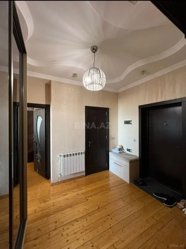 Satılır 2 otaqlı mənzil 83 m²