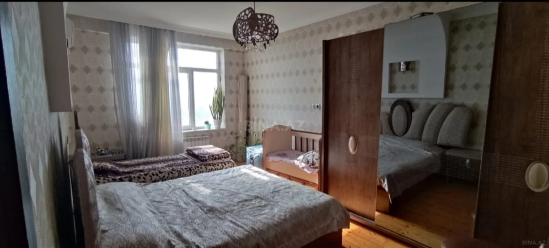 Satılır 2 otaqlı mənzil 83 m²