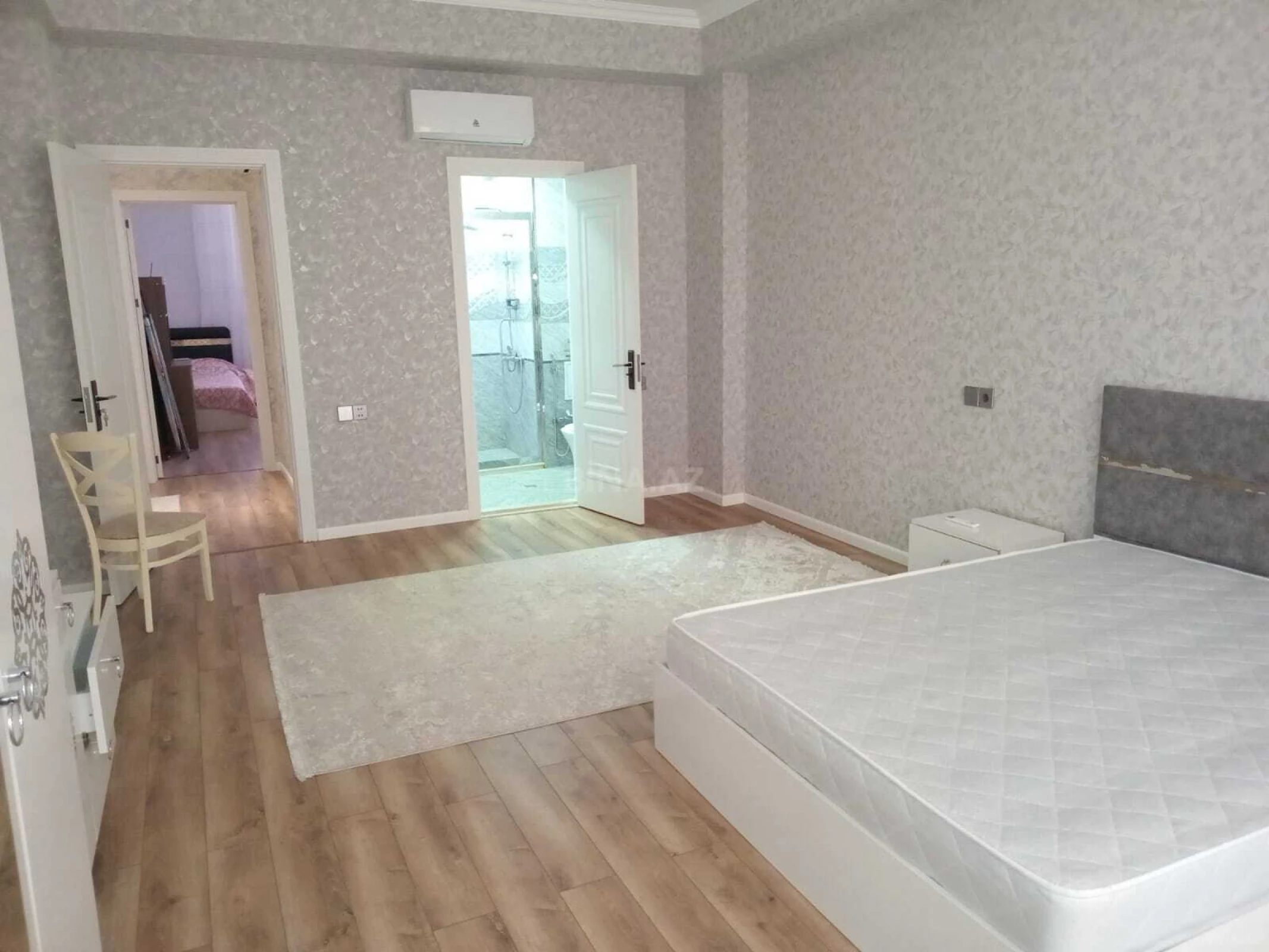 Kirayə verilir 3 otaqlı mənzil 130 m²