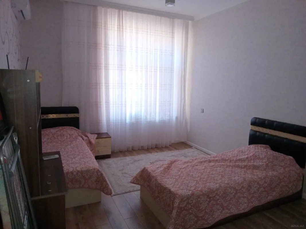 Kirayə verilir 3 otaqlı mənzil 130 m²