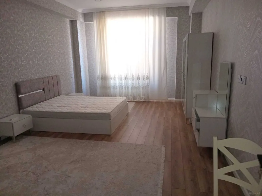 Kirayə verilir 3 otaqlı mənzil 130 m²