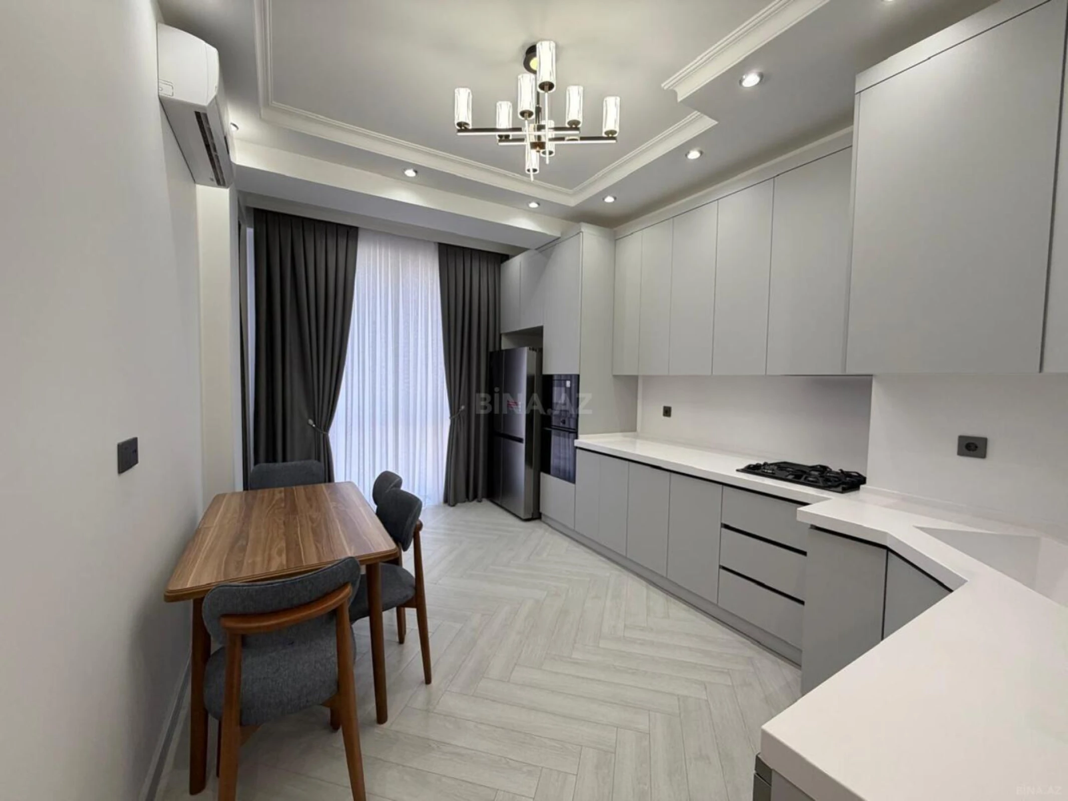 Kirayə verilir 3 otaqlı mənzil 150 m²