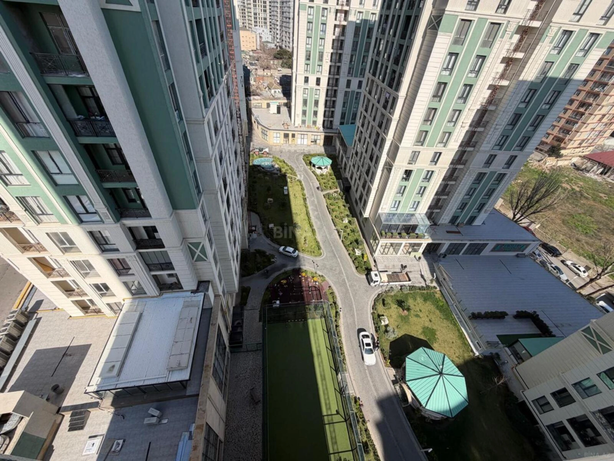 Kirayə verilir 3 otaqlı mənzil 150 m²