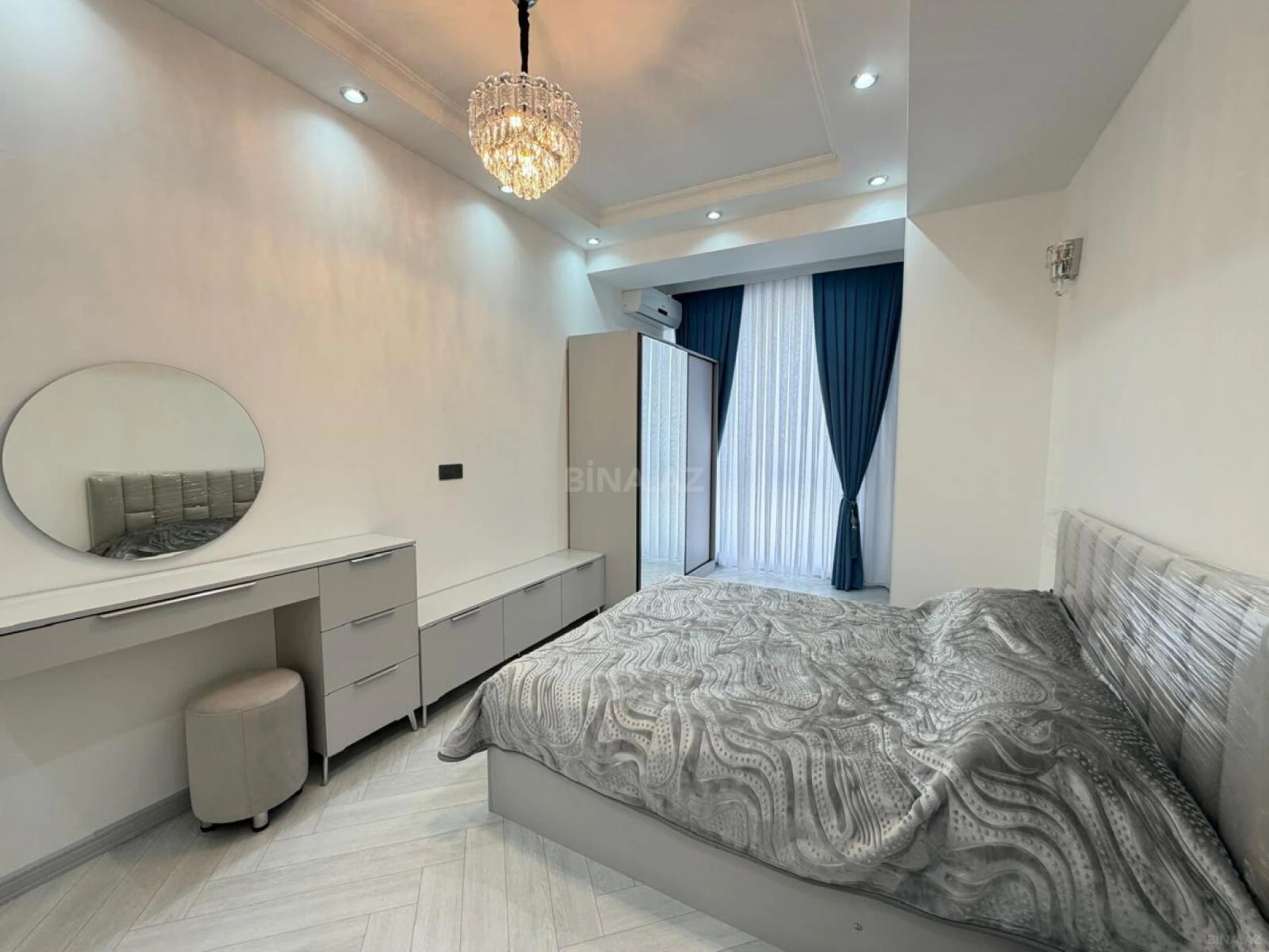 Kirayə verilir 3 otaqlı mənzil 150 m²