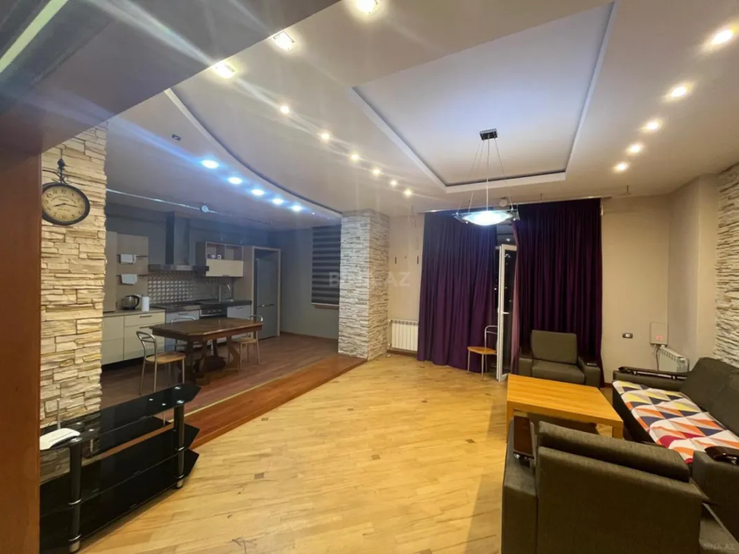 Kirayə verilir 3 otaqlı mənzil 130 m²
