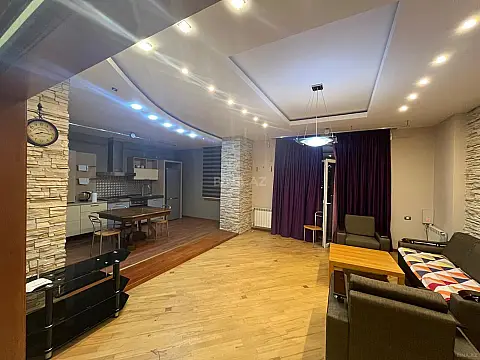 Kirayə verilir 3 otaqlı mənzil 130 m²