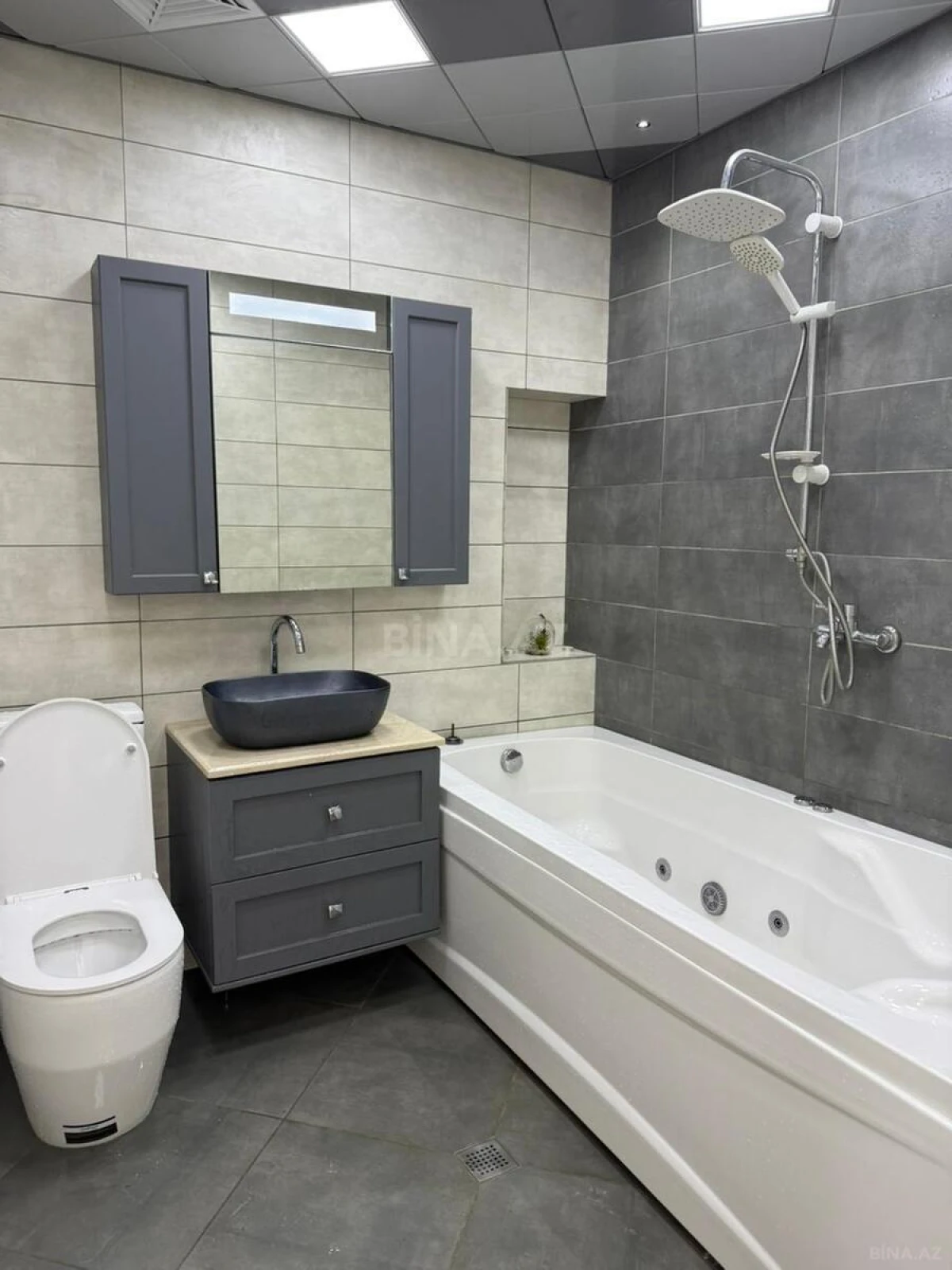 Kirayə verilir 3 otaqlı mənzil 110 m²