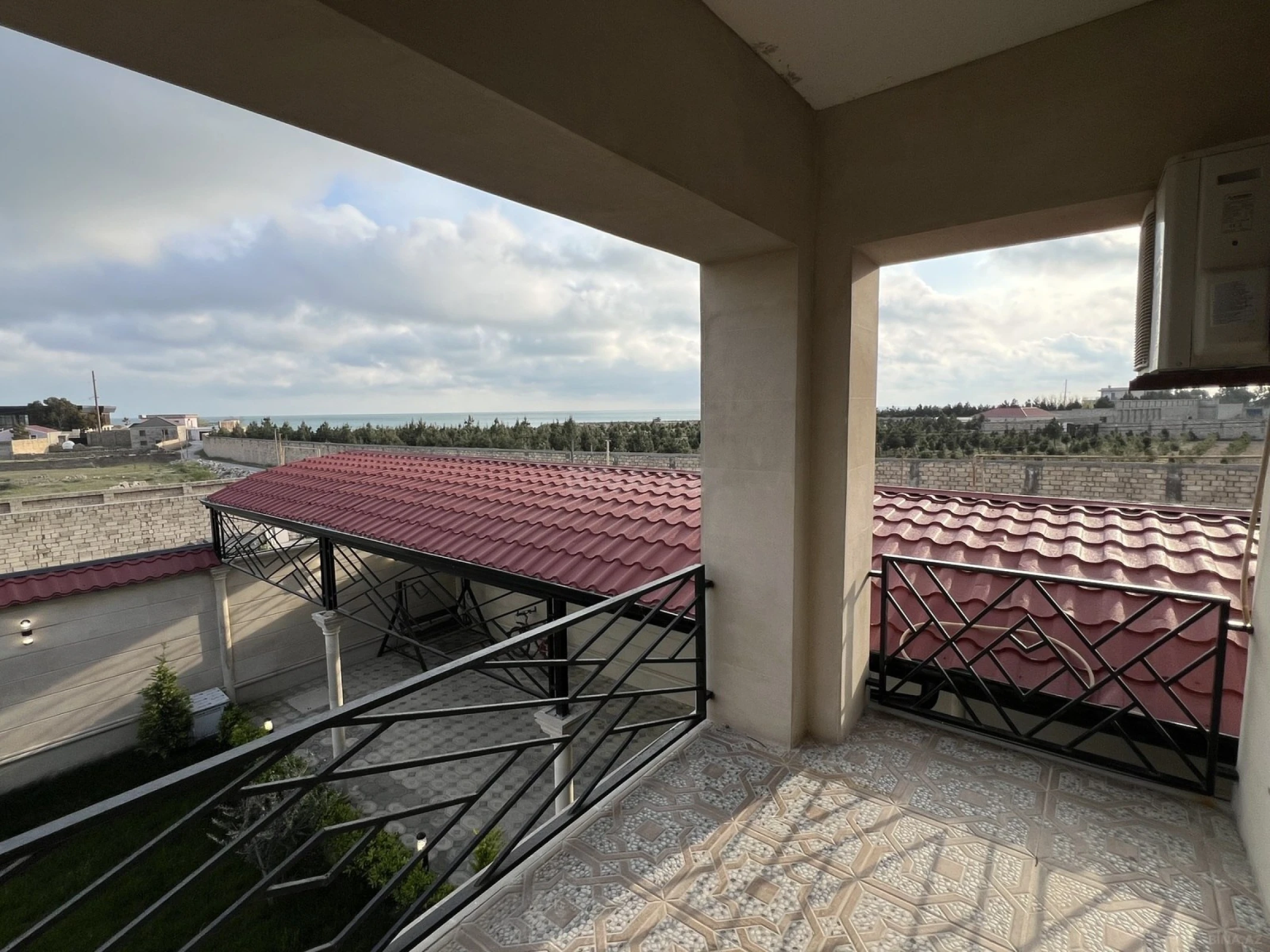Satılır 4 otaqlı həyət evi 160 m²