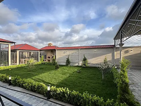 Satılır 4 otaqlı həyət evi 160 m²