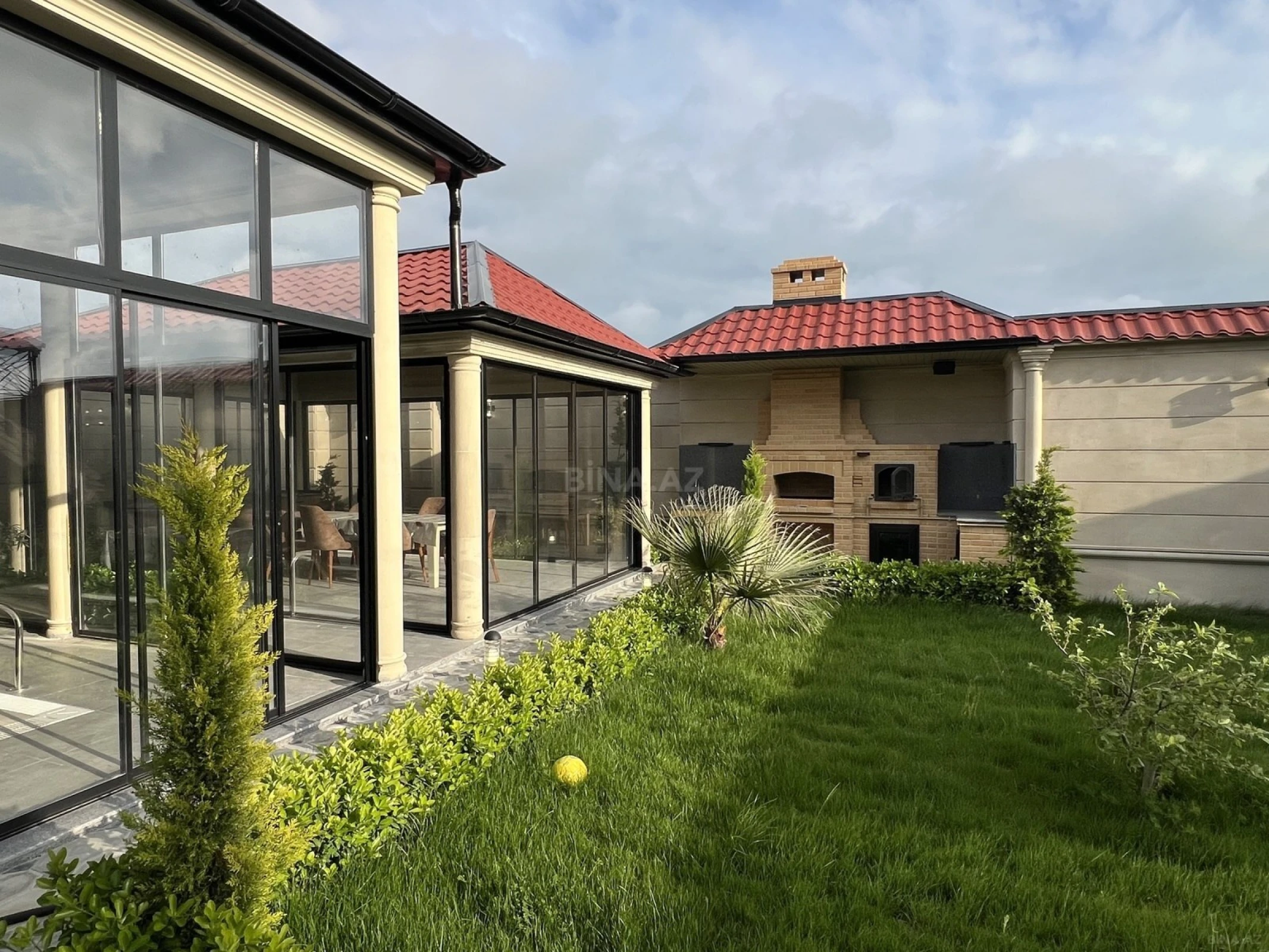 Satılır 4 otaqlı həyət evi 160 m²
