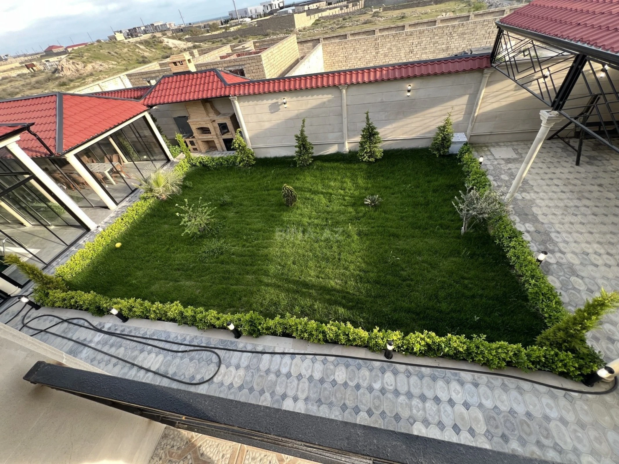 Satılır 4 otaqlı həyət evi 160 m²