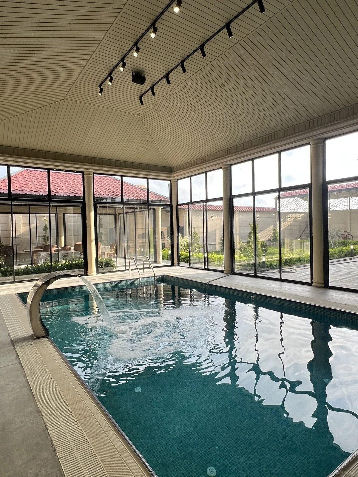 Satılır 4 otaqlı həyət evi 160 m²