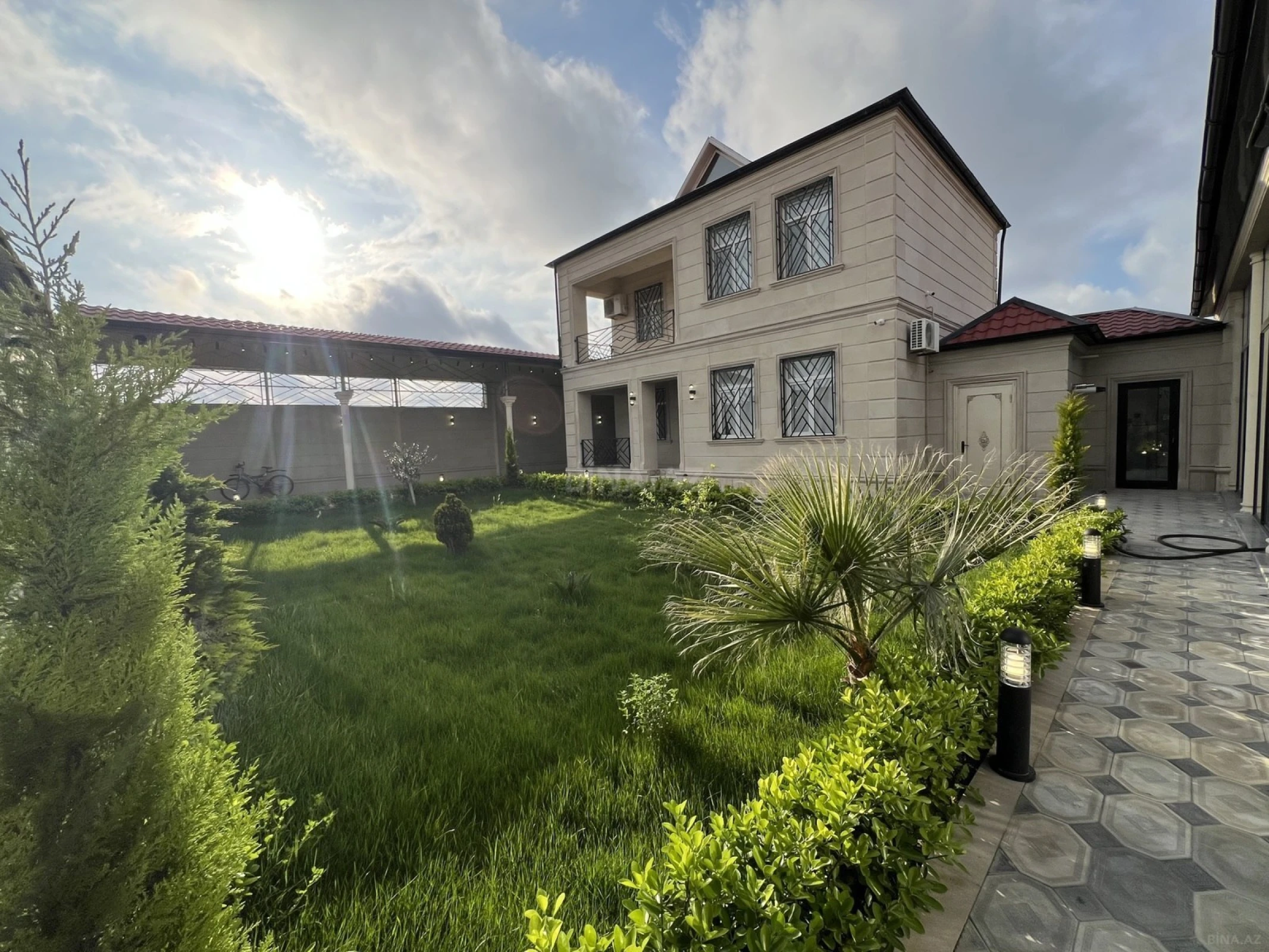 Satılır 4 otaqlı həyət evi 160 m²