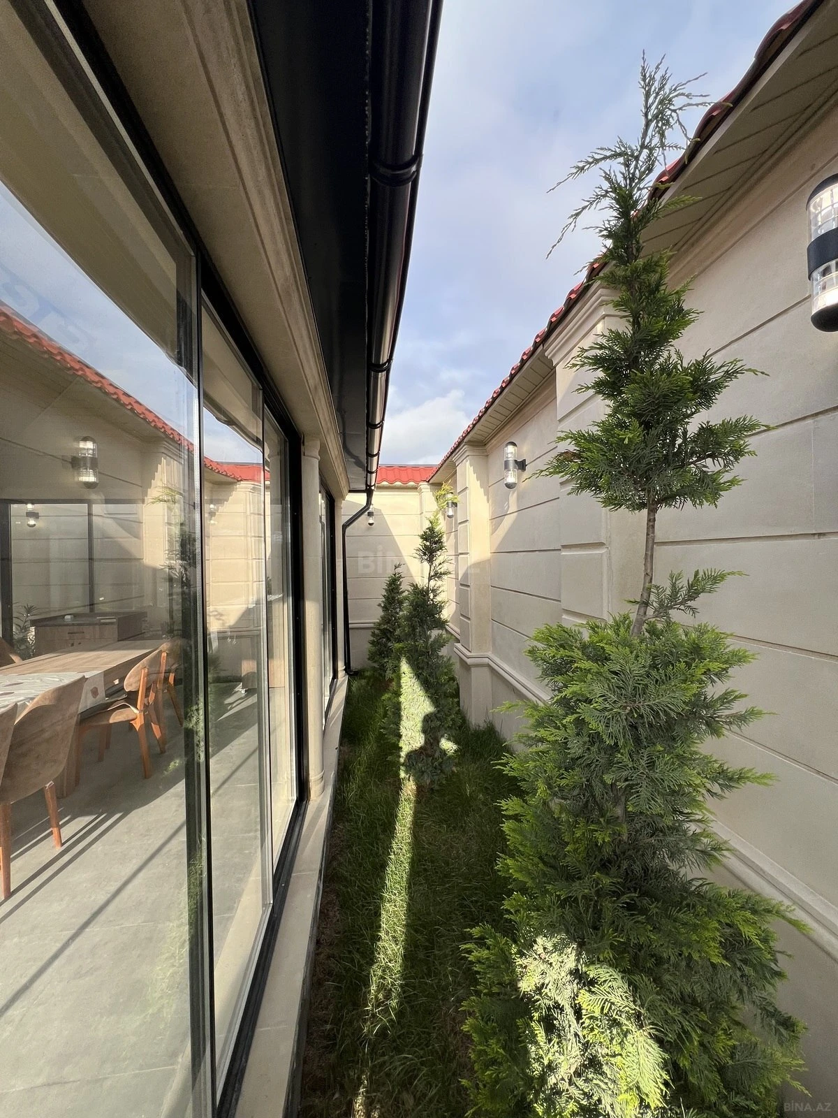 Satılır 4 otaqlı həyət evi 160 m²