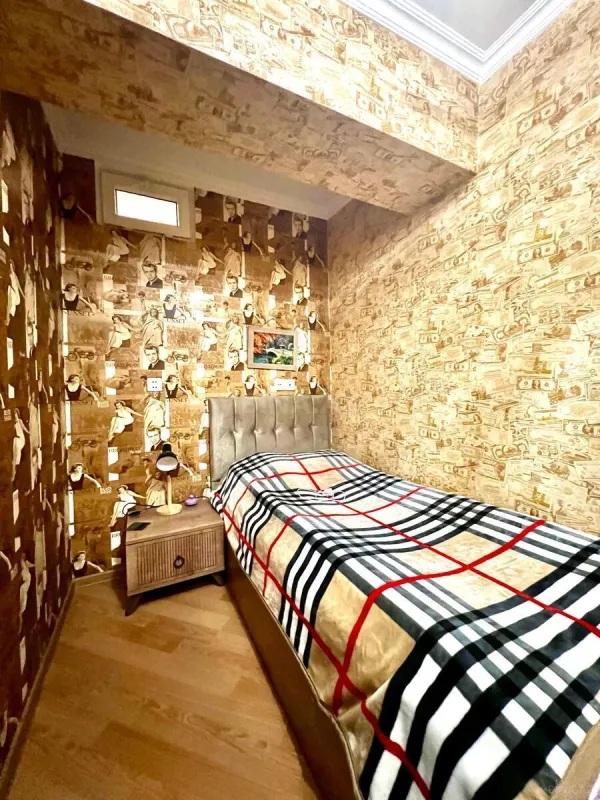 Satılır 4 otaqlı mənzil 126 m²