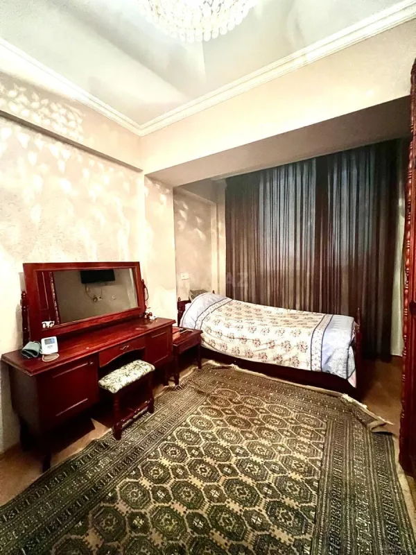 Satılır 4 otaqlı mənzil 126 m²