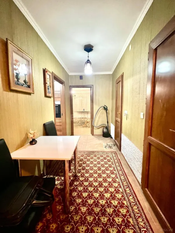Satılır 4 otaqlı mənzil 126 m²
