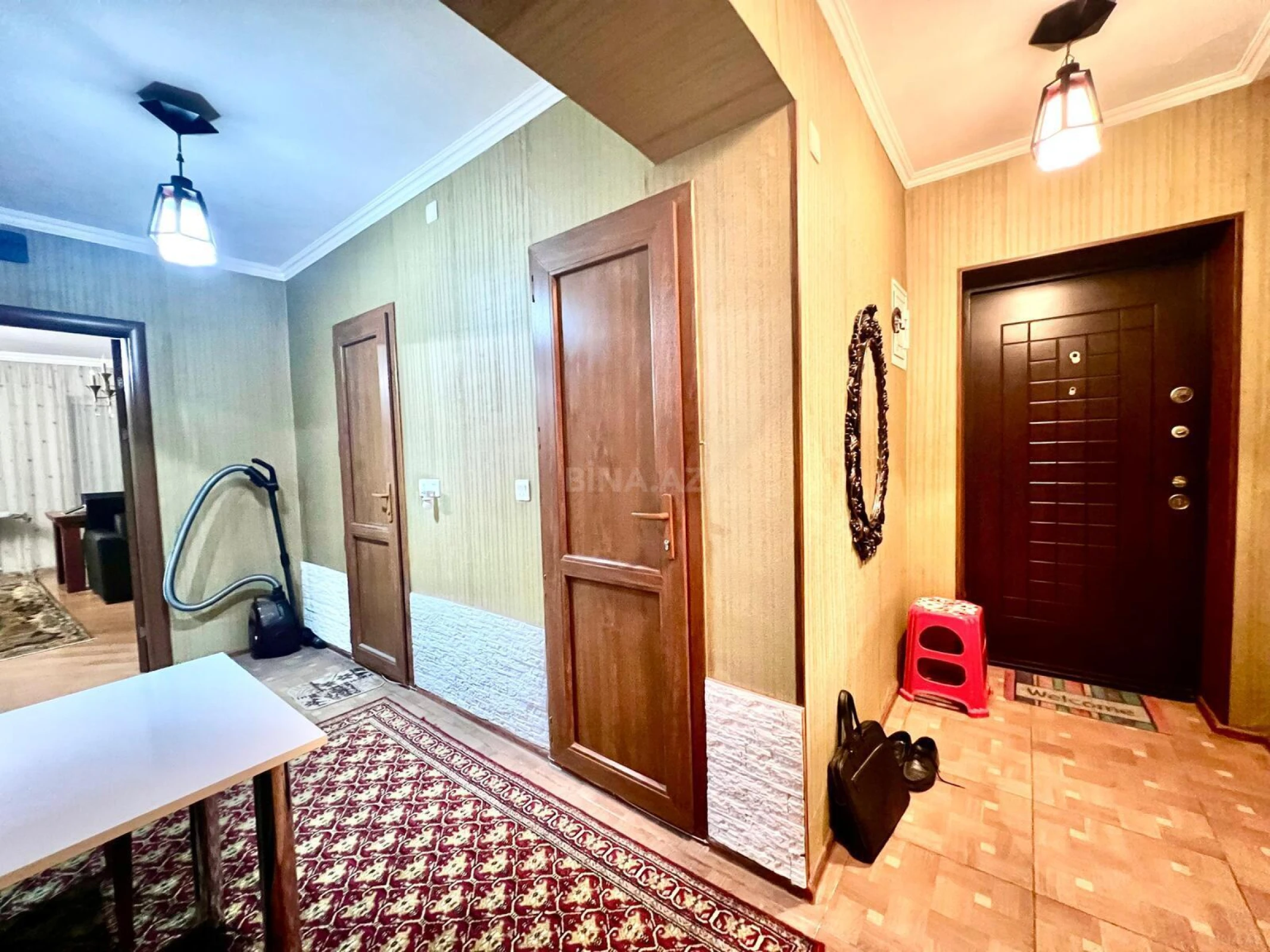 Satılır 4 otaqlı mənzil 126 m²
