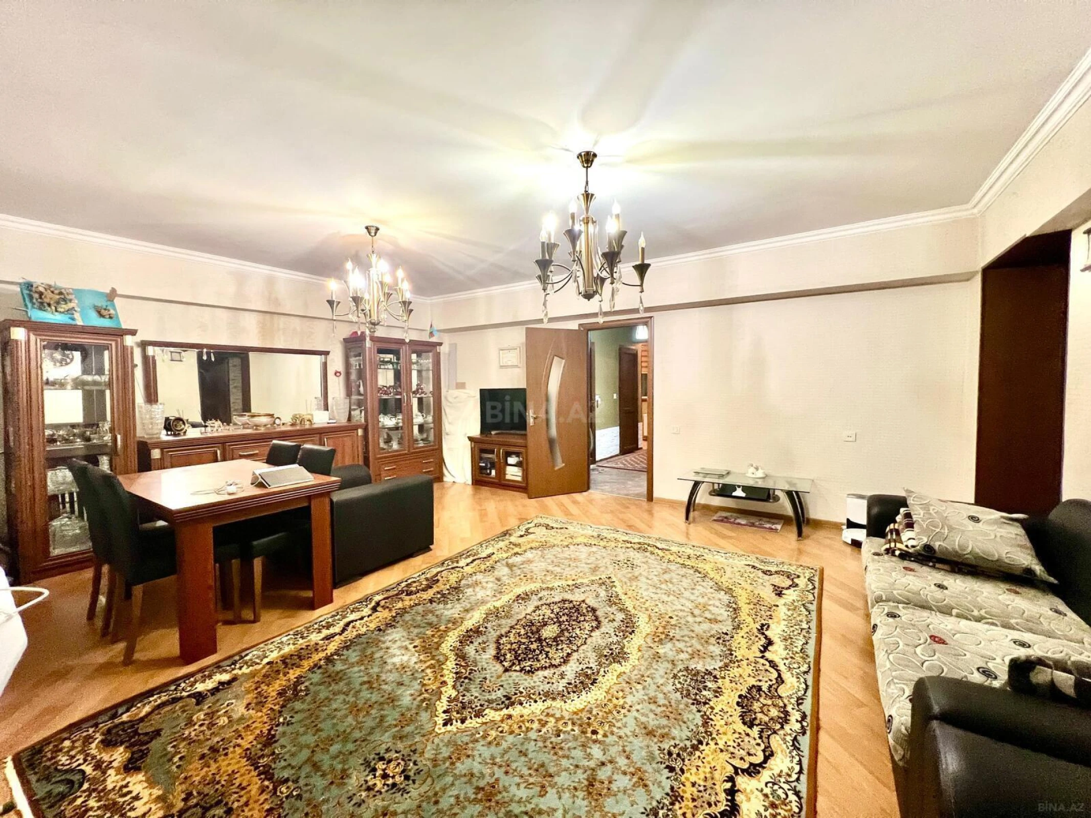 Satılır 4 otaqlı mənzil 126 m²