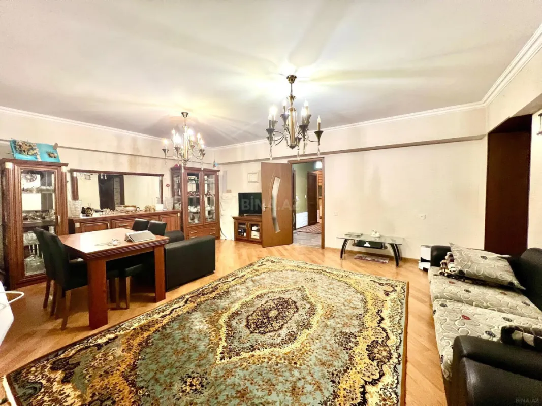 Satılır 4 otaqlı mənzil 126 m²