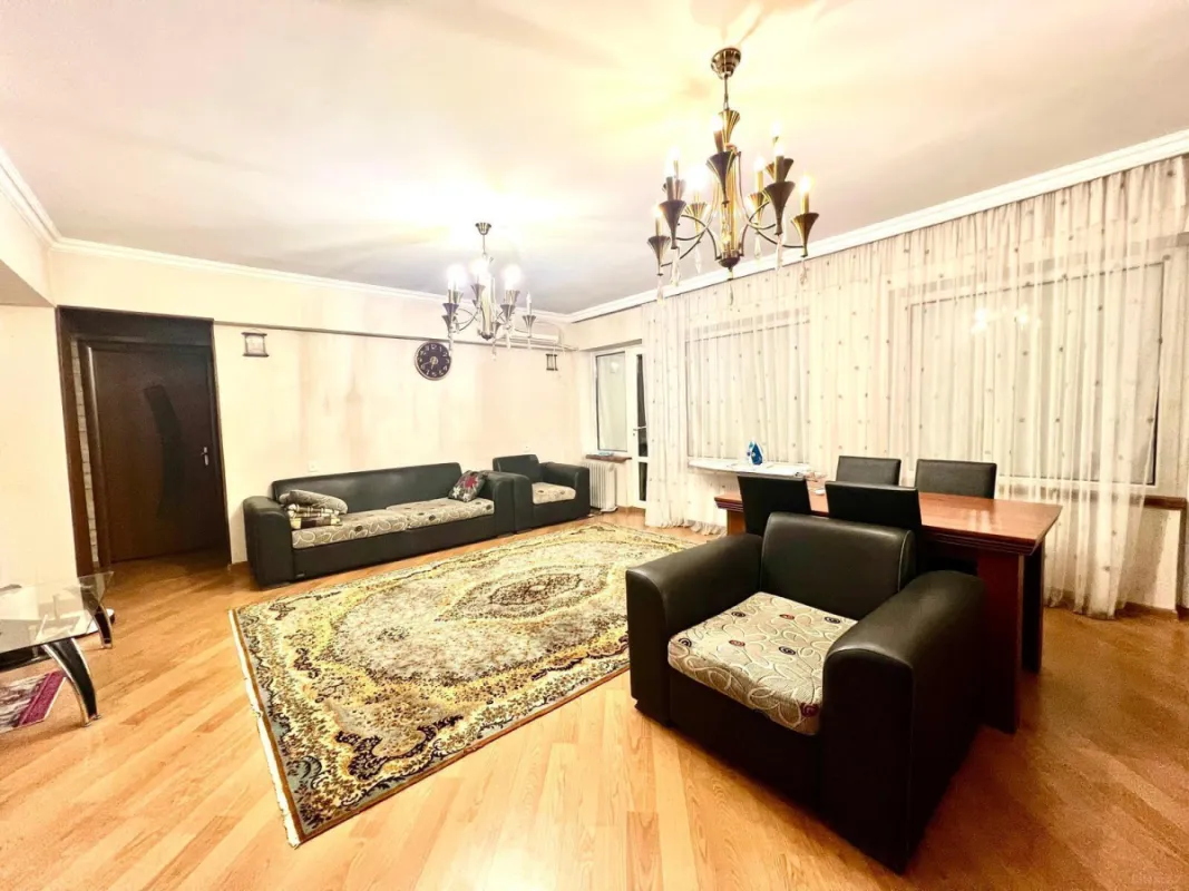 Satılır 4 otaqlı mənzil 126 m²