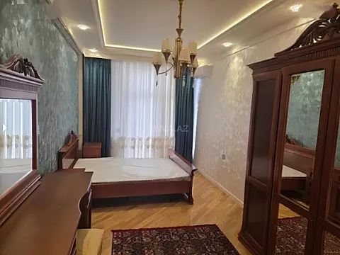 Kirayə verilir 3 otaqlı mənzil 180 m²