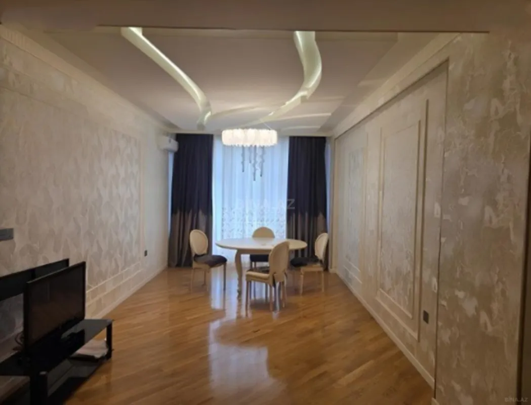 Kirayə verilir 3 otaqlı mənzil 180 m²