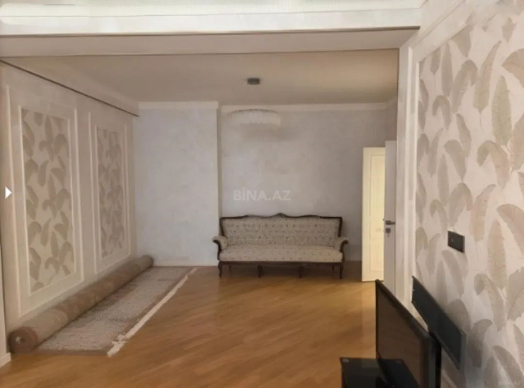 Kirayə verilir 3 otaqlı mənzil 180 m²
