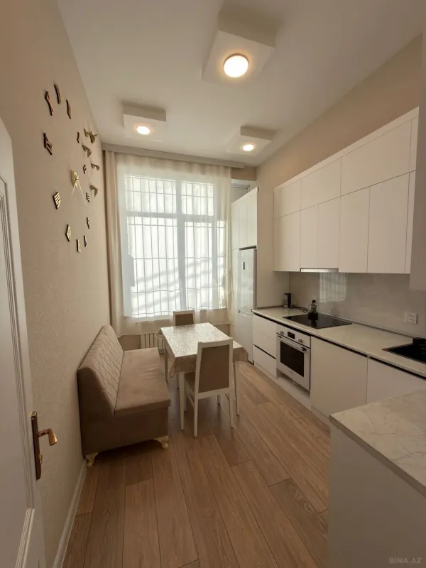 Satılır 2 otaqlı mənzil 82 m²
