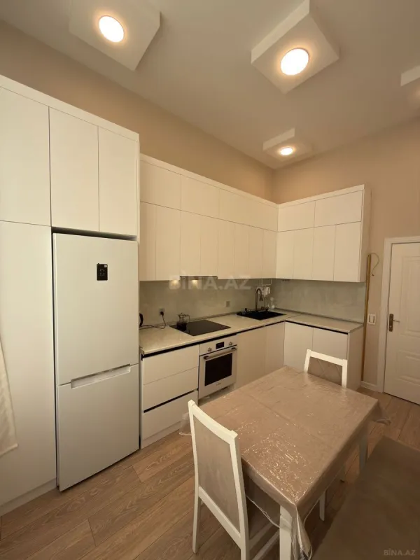 Satılır 2 otaqlı mənzil 82 m²