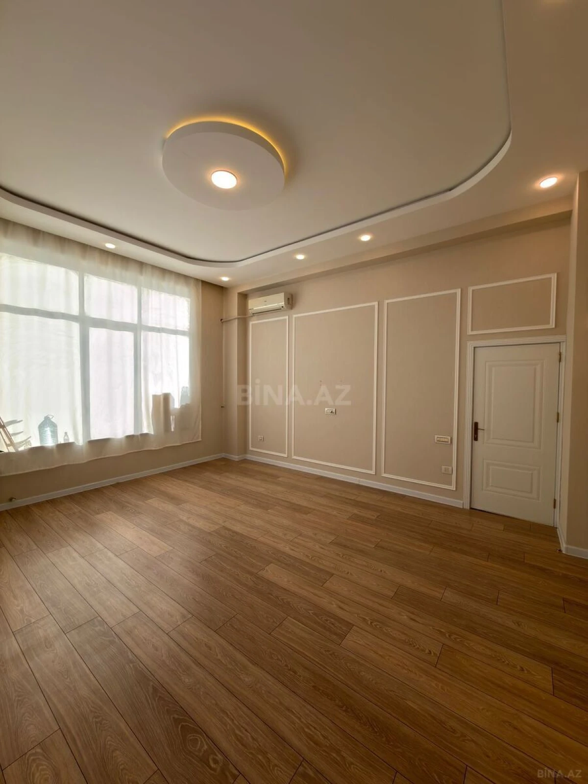 Satılır 2 otaqlı mənzil 82 m²