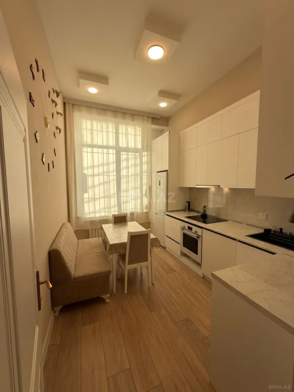 Satılır 2 otaqlı mənzil 82 m²