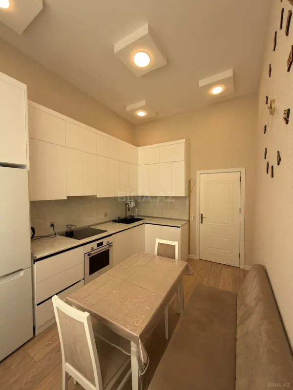 Satılır 2 otaqlı mənzil 82 m²