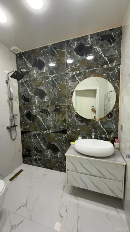 Satılır 2 otaqlı mənzil 82 m²